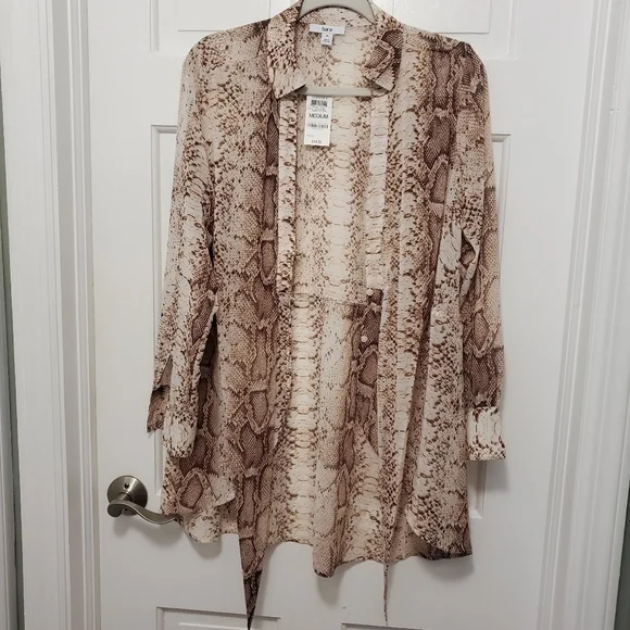 NWT Bar III Snake Print Sheer Tie/Button Front Blouse Size Med. Ret. $59.50 - Picture 9 of 13